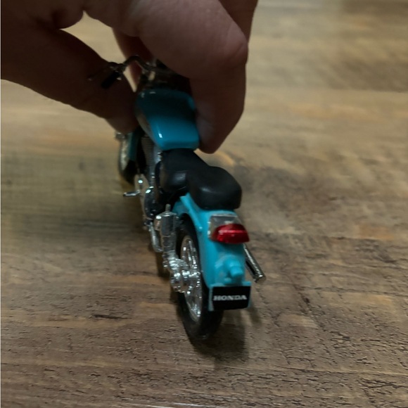 MAISTO HONDA Shadow VT1100C2, Motorbike / Motorcycle Toy Motorcycle USED - Picture 3 of 4